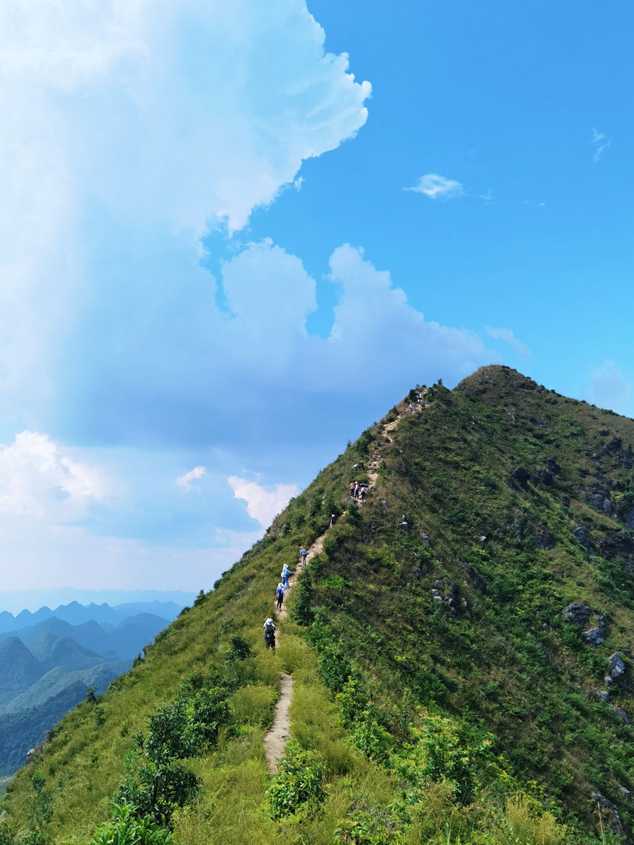 朋友圈被问疯了广东这个"小武功山"绝了