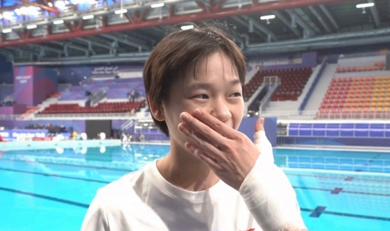 水花消失术！全红婵亮相之战，表现引观众惊呼，冲击世锦赛冠军。

2024世界泳联