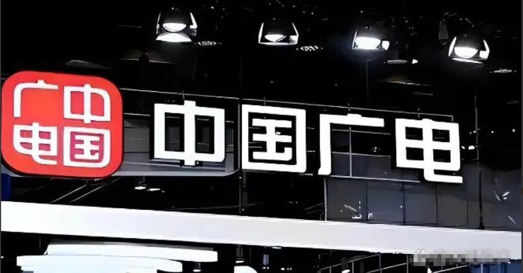广电总局近日作出决定，暂停了所有互联网电视直播业务。这无疑是对传统电视台的又一记