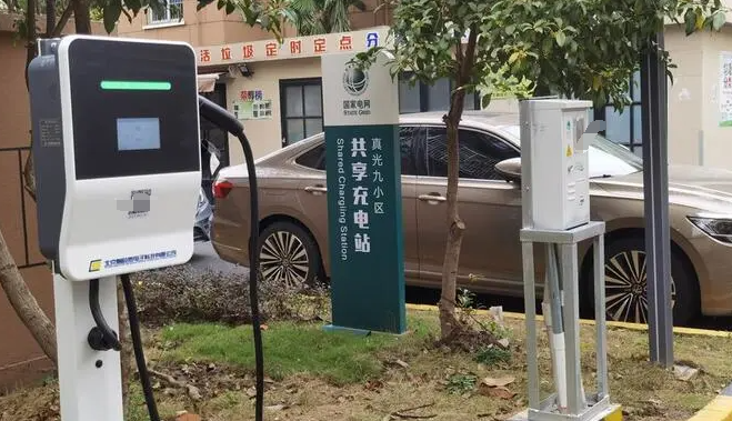 小区禁止安装充电桩，我的电车成了负担。购买了一辆BYD海豚纯电车两个月后，小区突