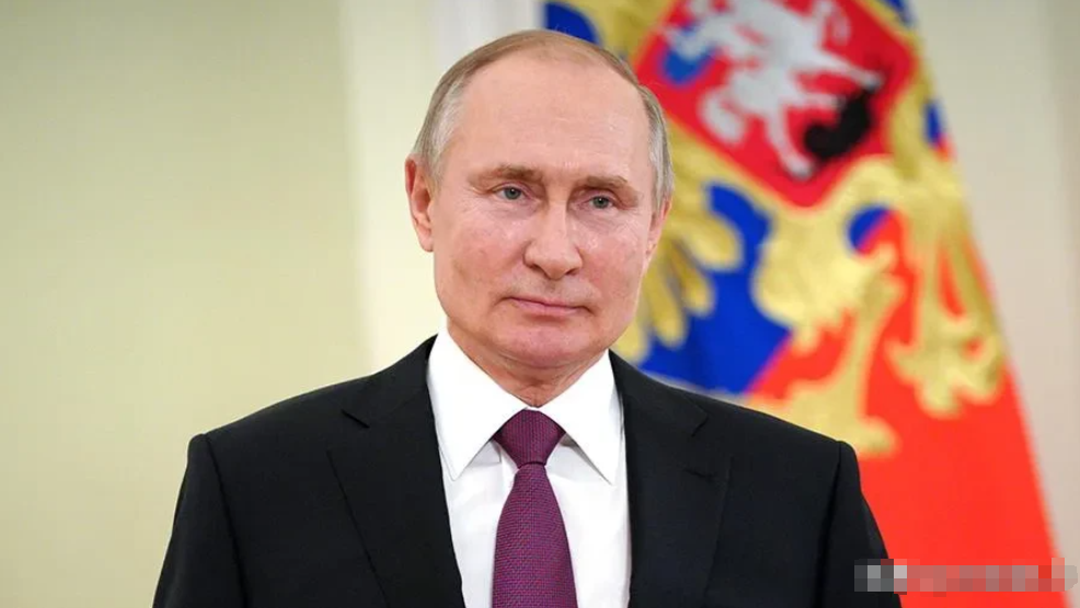 实捶了！普京决定不去美国！俄罗斯总统普京13日签署决定，派遣由俄罗斯副总理奥维尔