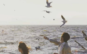 暗恋竹马的第十年  不经意看见他亲吻我的死对头