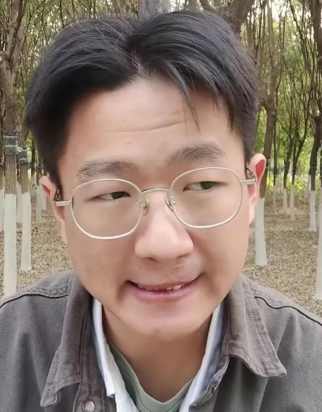 助学金被顶替后续。。。
学校为其补发3000元助学金。。
很多爱心人士想给他转钱