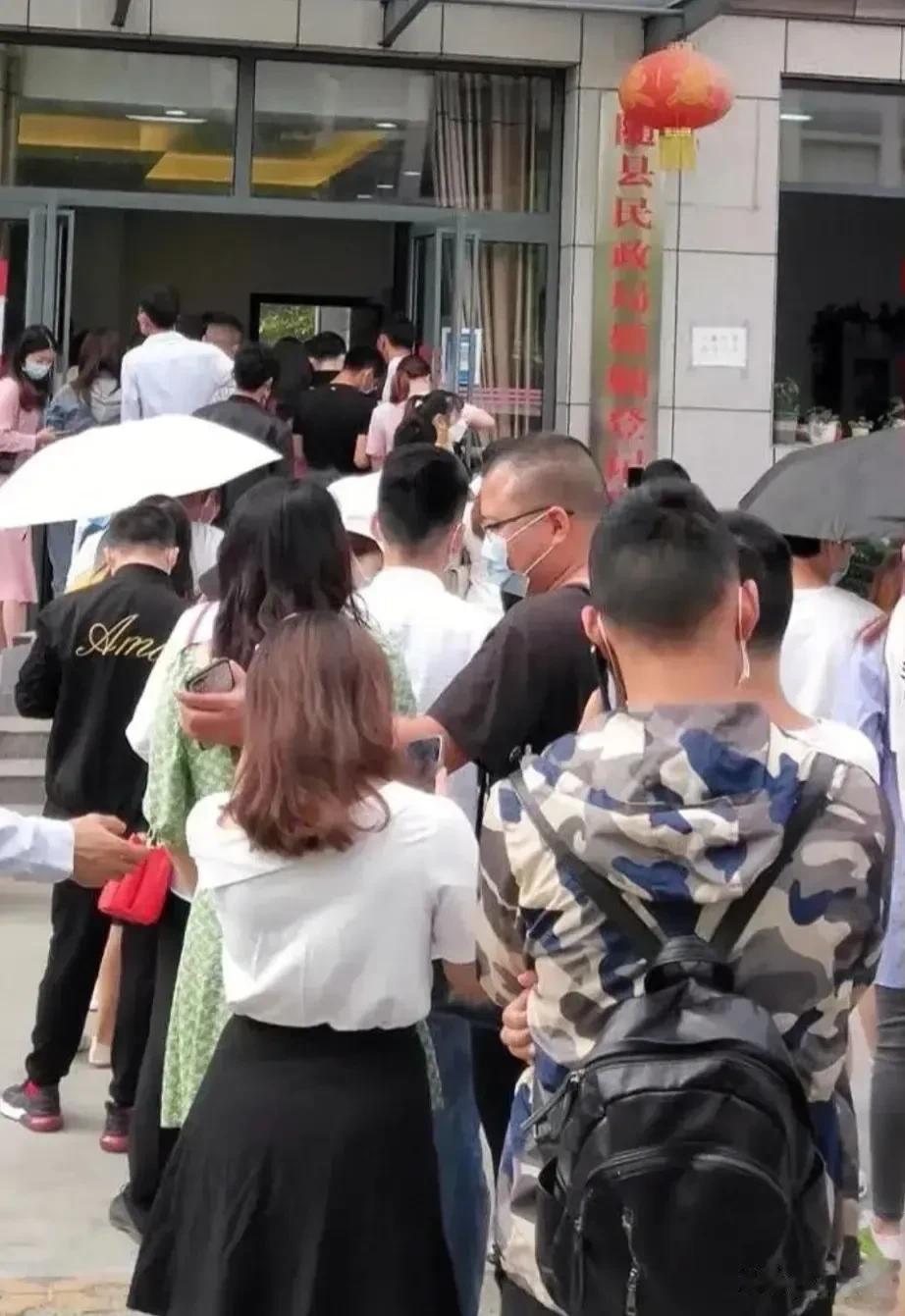 婚姻的四个致命误区，一定要牢记: 1.女人离婚根本不愁嫁，离过婚才发现，尽管单身