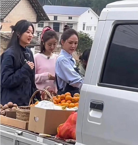 偶遇一群女明星录制节目，失去美颜后好真实的一张脸 ​​​