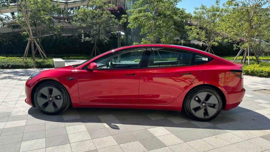 年轻人的新宠，特斯拉 Model 3和大众的 ID.4 CROZZ，你会怎么选择