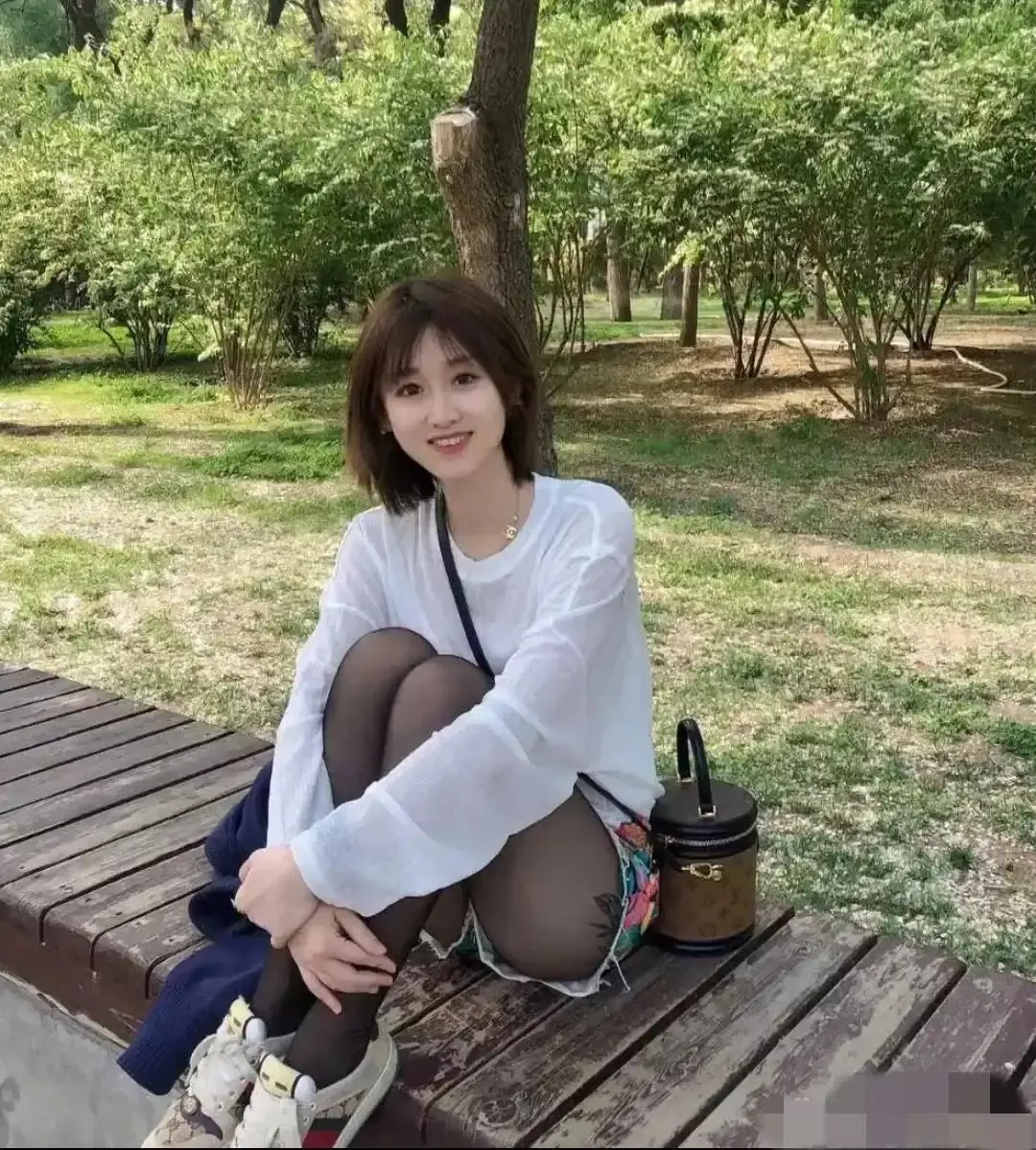 藏的挺严实，不仔细看还看不出来！