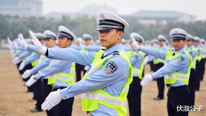 上海辅警招聘公告: 亲属连续六个月以上在国外留学或居住的, 不得报考