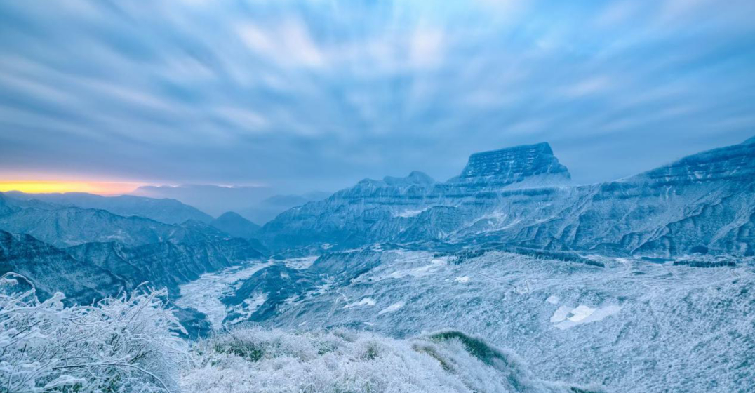 大瓦山国家湿地公园位于金口河区，是乐山一个比较小众的雪景打卡点。冬天的大瓦山身受