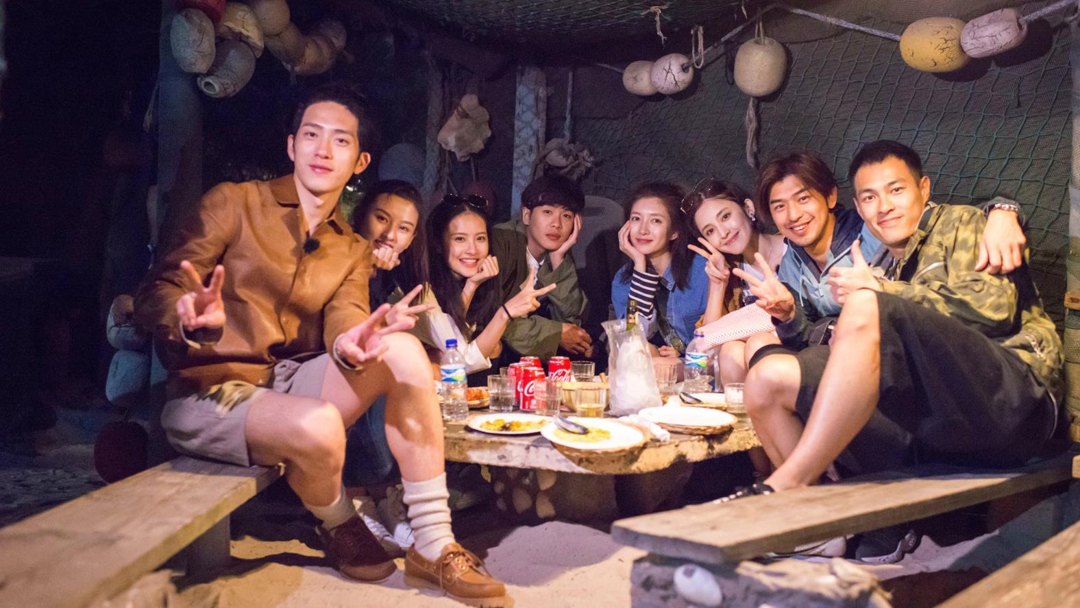 宋祖儿因被人实名举报偷税漏税后，就挂上了热搜一整天。虽然目前官方没有做出来任何回