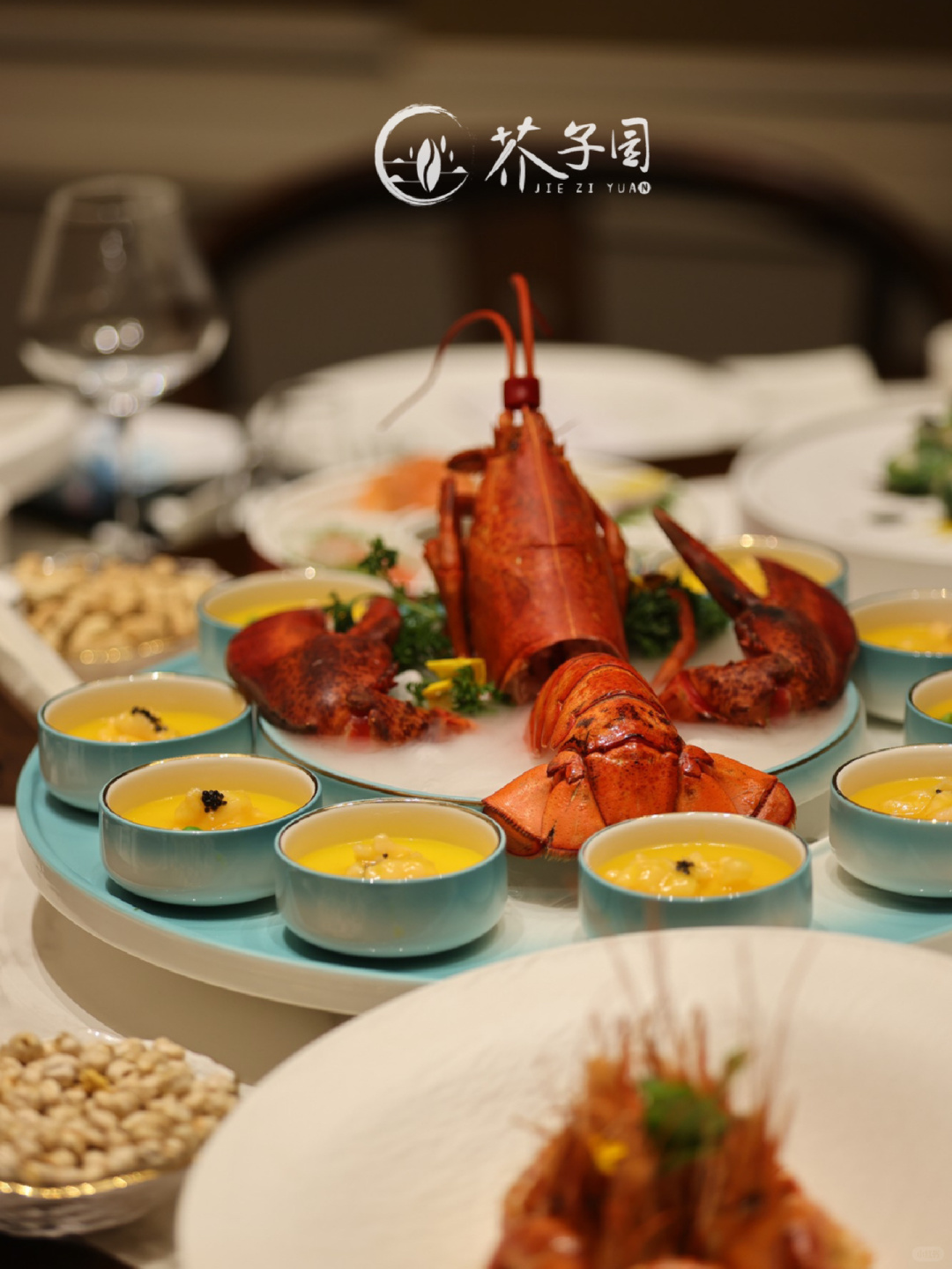 山西太原|适合一家人来吃的粤菜茶餐厅
.
名字📖:芥子园茶餐厅-JIeZiYu