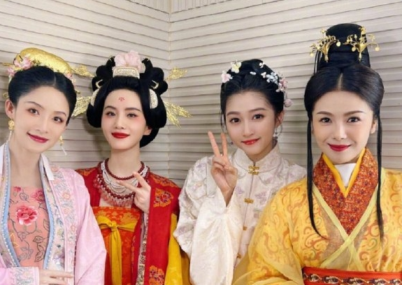 今年春晚的女明星们各具特色，迪丽热巴、刘诗诗、刘涛、李沁、关晓彤、张天爱、宋轶、