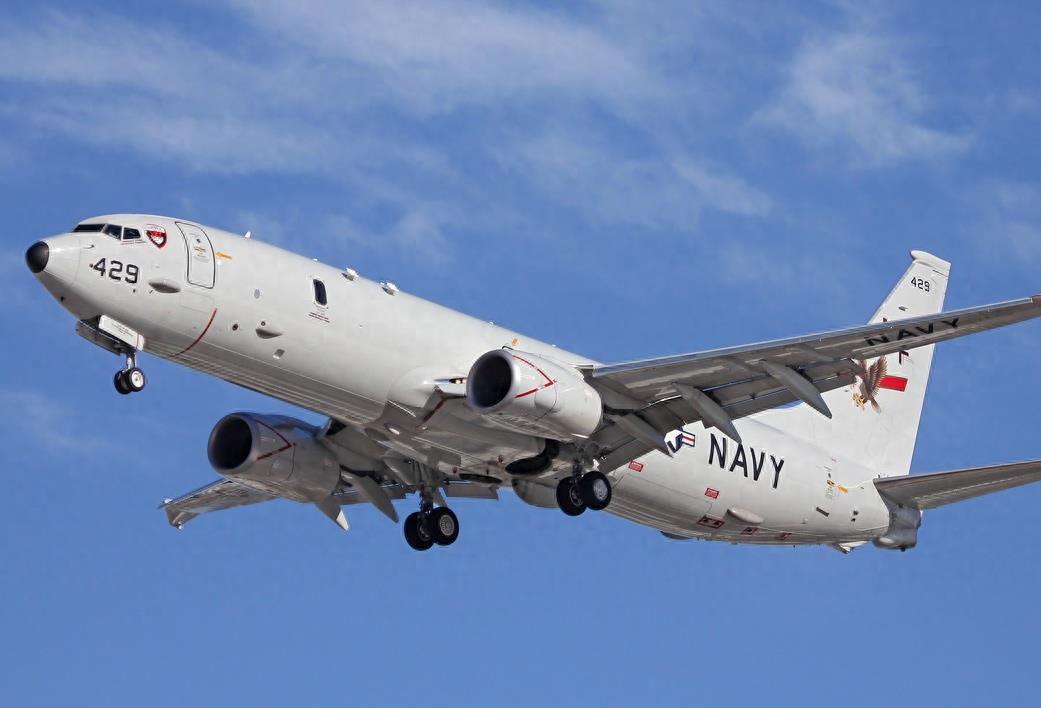 美军机刚闯入台海，布林肯就拨通中国电话，王毅连喊两个“不得”！
美军机闯入台海，