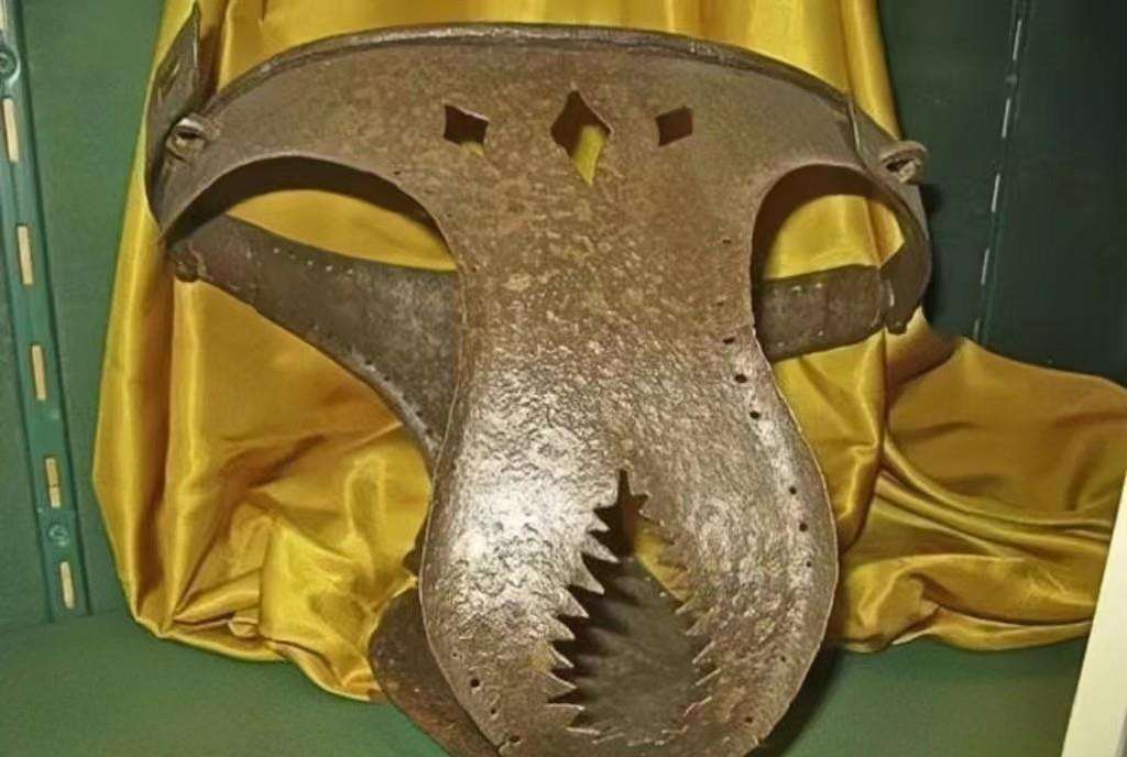 1901年，英国贵族们发明的“忠诚腰带”，脑洞大开。而它的作用则是为了防止妻子出