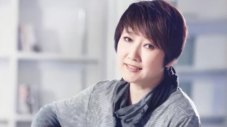 国家一级演员成方圆: 和王刚离婚22年未再嫁, 63岁无儿无女让人心碎