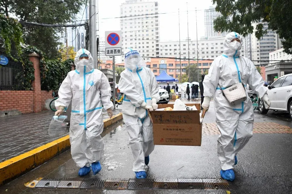 北京开启针对老年人群体接种新冠变异株疫苗
凤凰新闻报道：近日北京启动针对老年人群