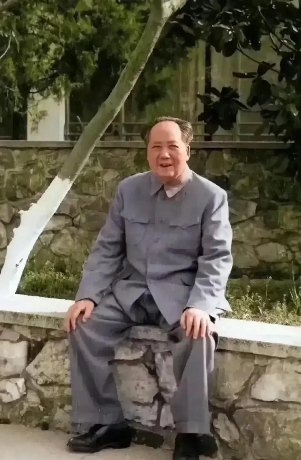 忽然间有点想法，你们说。。。有没有一种可能。。。当年我们放弃的芯片、光刻机、大飞