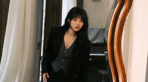 只要走的够快，听到的都是风声 ​​​