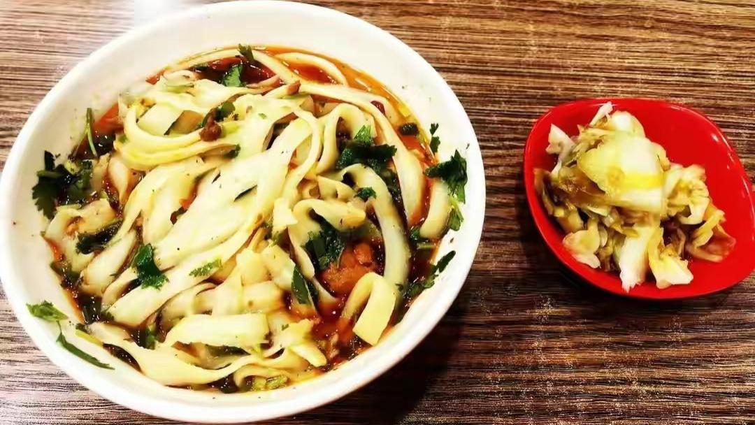 香到想再来一碗的刀削面