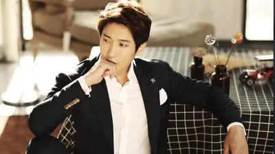 我怀孕上山祈福，看到老公写给前任的生日祝福，争执之间，我被他推到，没了孩子