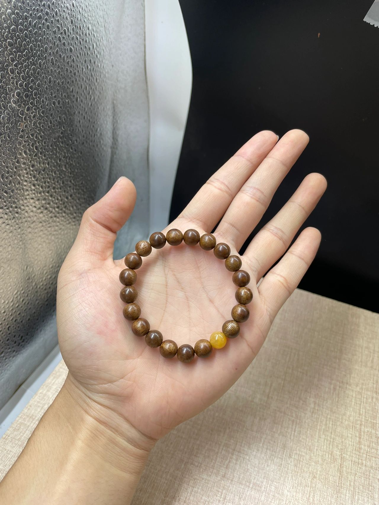 沉香鉴别真假只需3秒