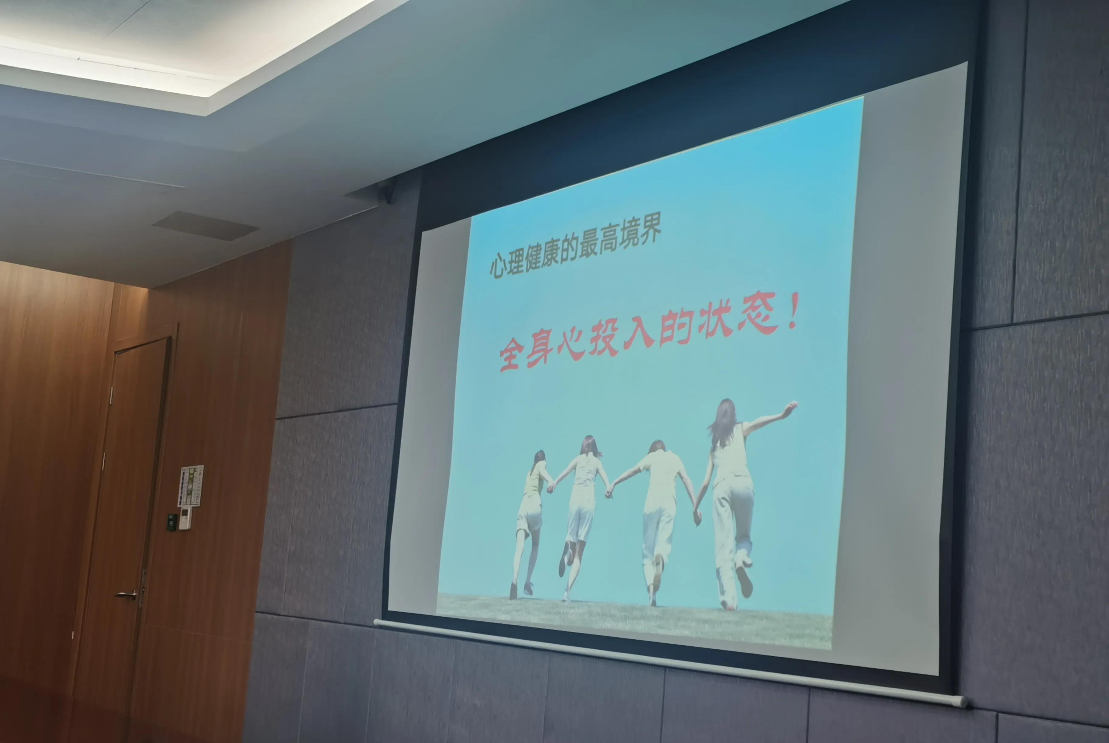 今年的新生儿出生总数大概在730-780万，现在的90后，00后太难了，从出生到