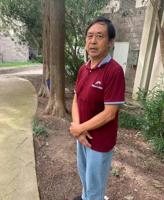 恰巧碰到一个农民伯伯，想上前问他去武德县怎么走？