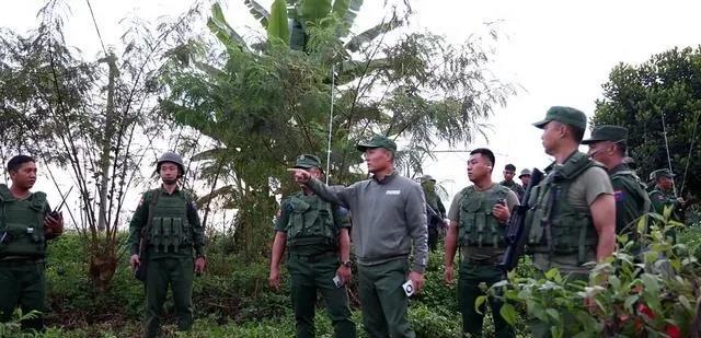 果敢同盟军大约2万人的样子，但是在战场上却是势如破竹。有人认为可以“解放”缅甸，