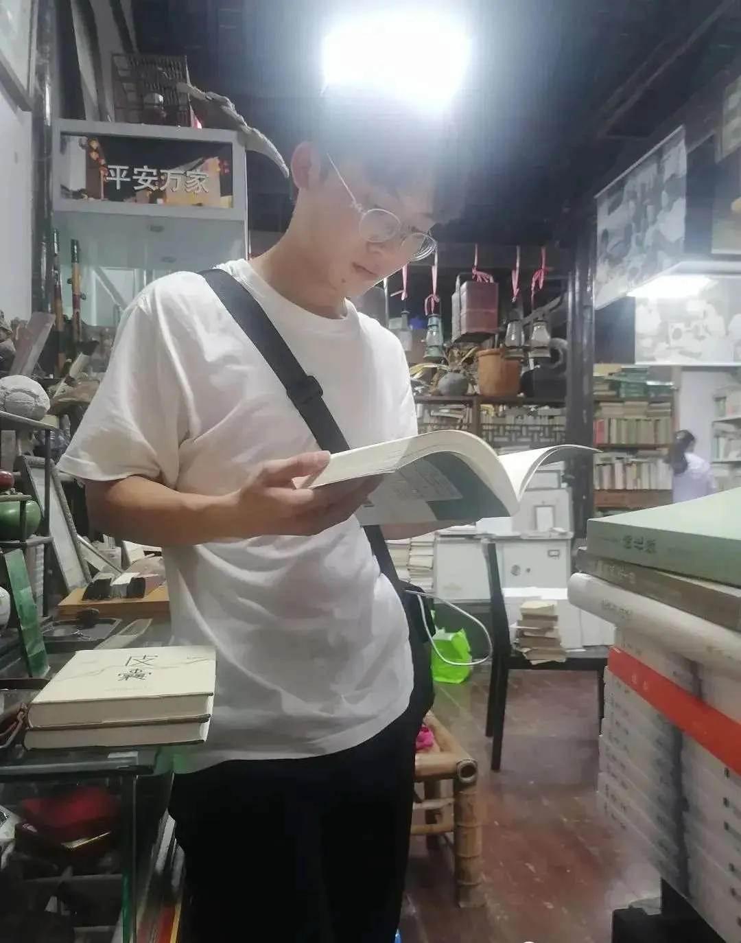 我刚上大学，爸妈突然闹离婚，我成了烫手山芋。一夜之间，我彻底明白过来:这辈子靠山