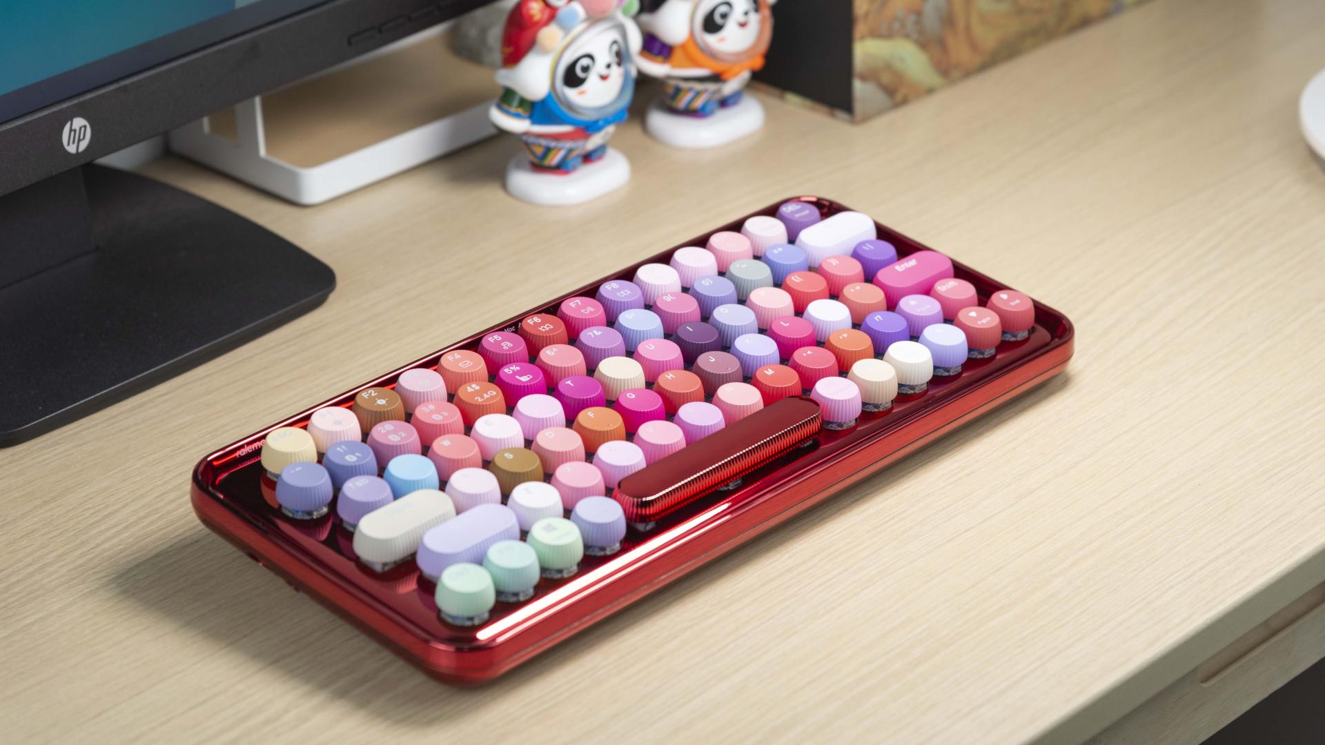 上手两天的键盘就被女友征用，雷柏这次赢“麻”了！