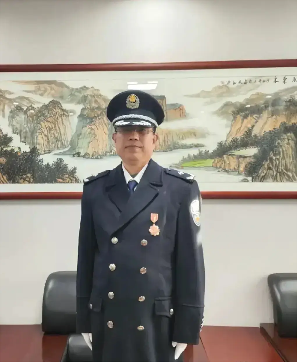 少见的警用大衣