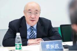 十年前，人民大学的翟振武教授曾明确警告，放开二胎政策可能会导致社会负担加重，给社