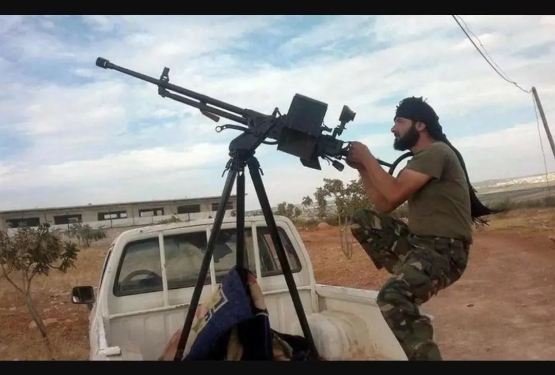 中国重机枪扬威全世界。

中国在上世纪七十年代援建了叙利亚一座高射机枪制造厂，由