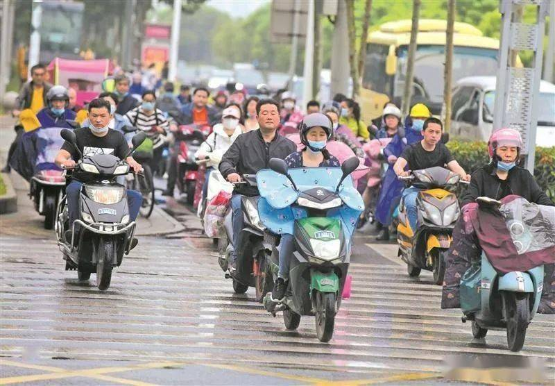 生活中的你，和我一样吗？

每个人都在为了生活奔波，每个月拿着3000元的工资，