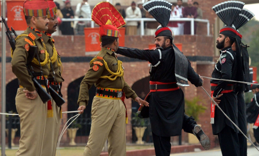 印度趁着世界各地战火混乱，向巴基斯坦发动攻击，现在好了，另一个结果来了：中国决定