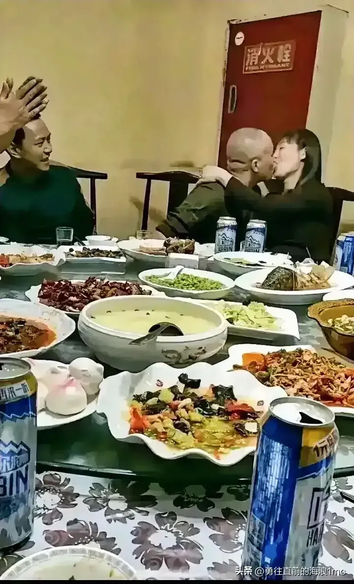 同学聚会搞成这样，