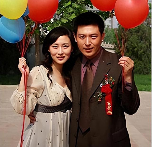 明着吃软饭?结婚27年被拿捏死,17次上春晚竟然全是老婆的功劳(吃软饭也是一种实力)-第68张图片-九妖电影 明着吃软饭?结婚27年被拿捏死,17次上春晚竟然全是老婆的功劳(吃软饭也是一种实力)-第68张图片-九妖电影