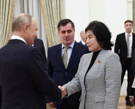 【普京迎朝鲜高官亲自下场！背后暗藏玄机，是打信号还是开新棋？】在克里姆林宫，普京