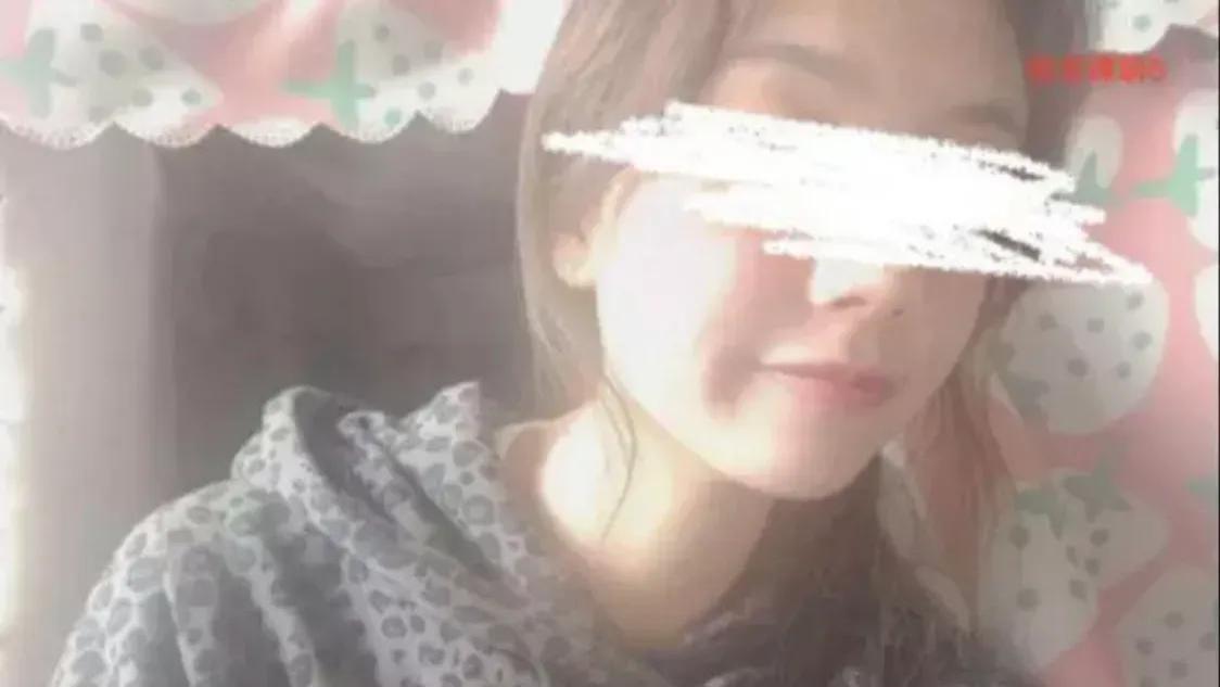 堕落！18岁女大学生为维持高额开销出卖身体，男友忍受不了曝光