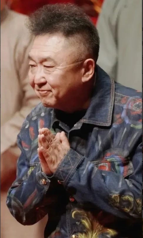 很遗憾，于谦官宣了！
郭于二位在相声界那就是高山仰止啊！
两人合作20来年，可谓