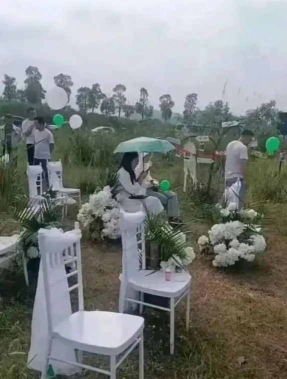 没那条件就别硬学国外的草地婚礼了