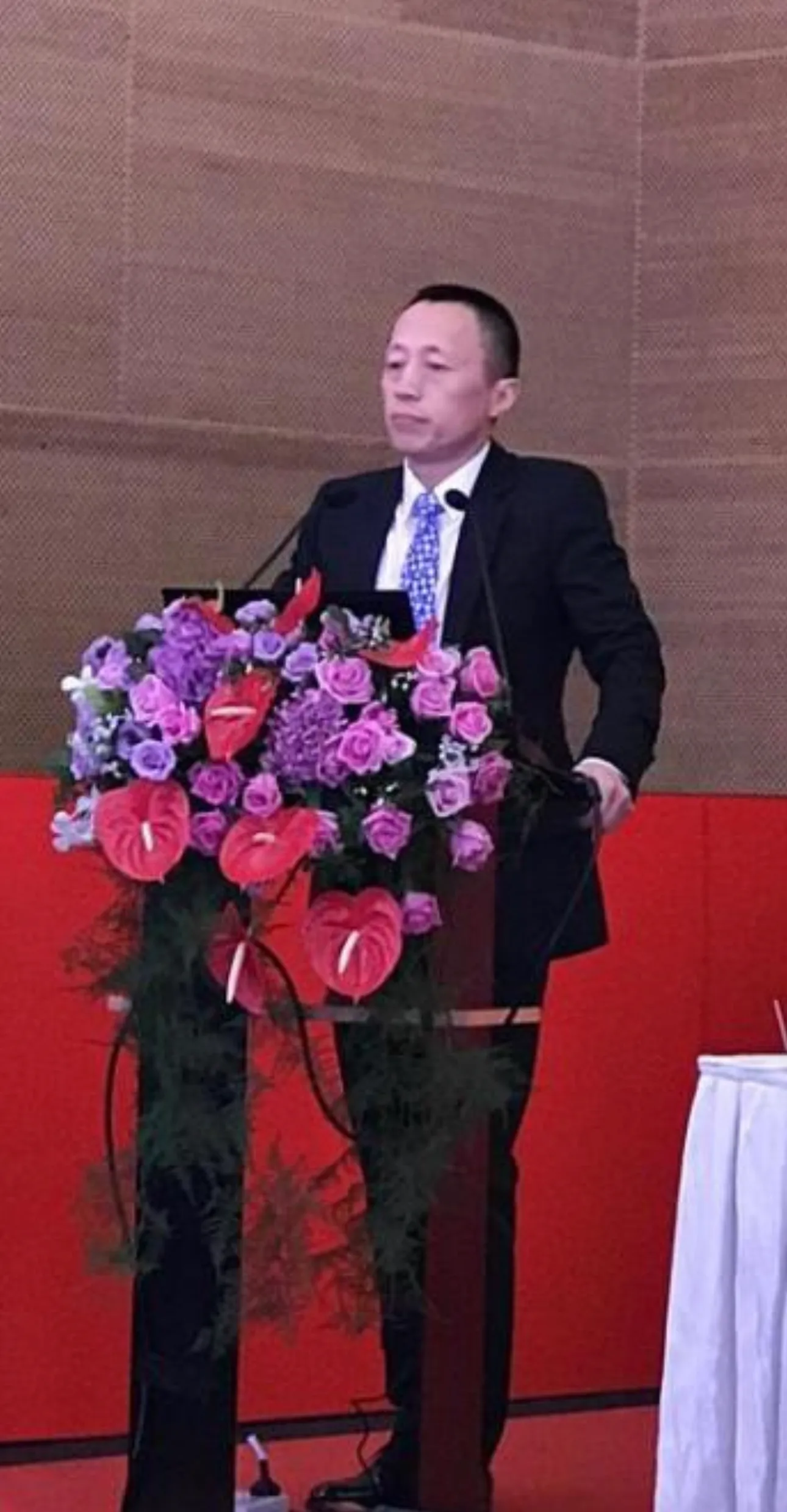 万科近4年的销售走势：业绩下滑很扎心

2020年万科销售总额7041亿
最高光