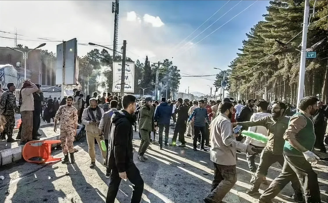 突发消息！伊朗遭到严重恐怖袭击，截至目前已经造成103人死亡、188人受伤。当地