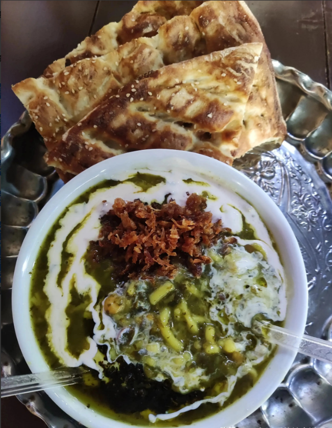 吃了三天的伊朗饭，觉得明白了一个道理。

身材强壮高大的民族，吃饭一定是相对简单