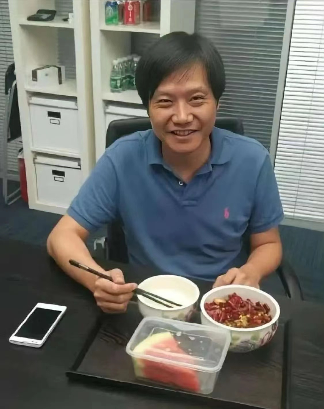 雷军的午餐告诉我们，其实钱再多也没啥用，够用就行。