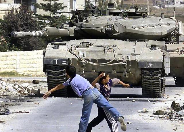 铁汉柔情！谁都没想到！！！

哈马斯和以色列双方交换人质，哈马斯竟然没有用人质去