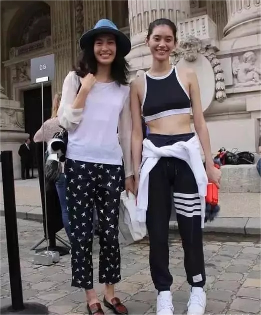 陈冠希的老婆和何猷君的老婆合影，谁赢了？