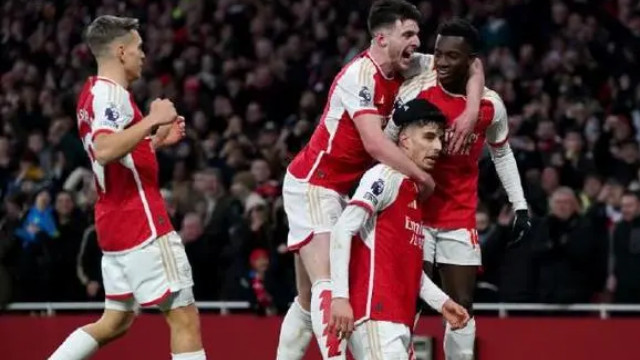 这一场经典的双红会中，曼联和利物浦的交锋一直备受瞩目