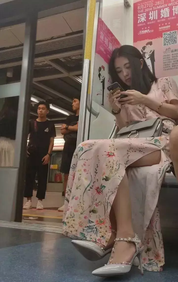 有什么办法问她要个联系方式