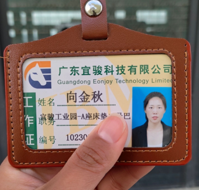 十几岁就出来打工，一没文化，二没背景，只有一双勤劳的手，这一路走来太多的无奈和心